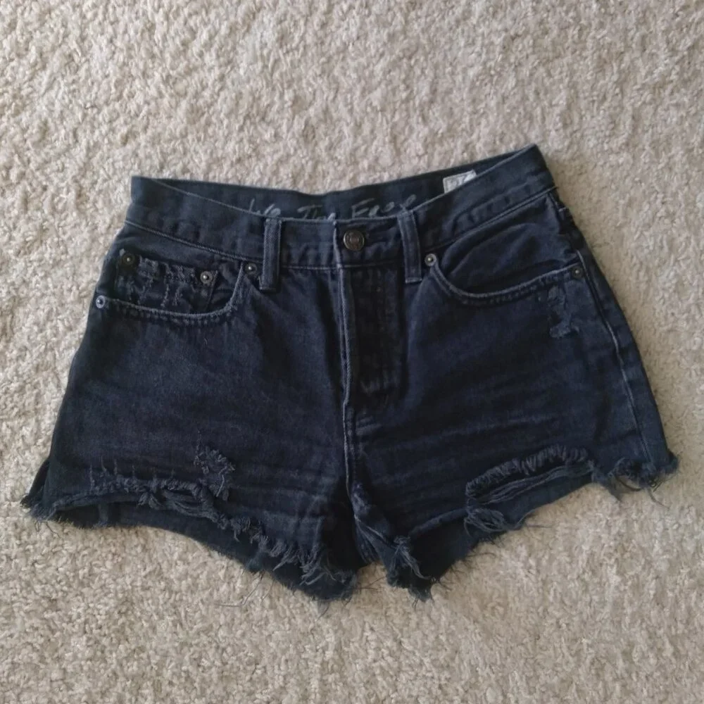 We The Free Black Mid Rise Distressed Denim Shorts Size 26